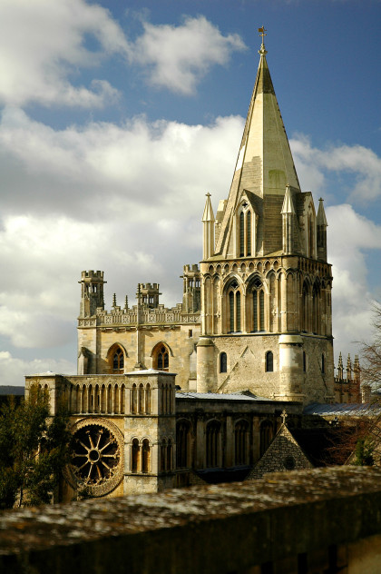 Christ Church Cathedral, Oxford, which is both a cathedral and a college chapel.
