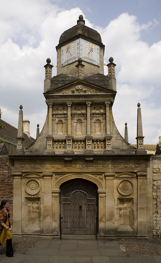 Gonville_and_Caius_College,_Cambridge,_Gate_of_Honour